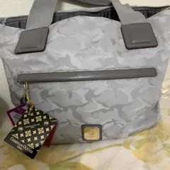 新品のシルバーグレーの2Wバッグ