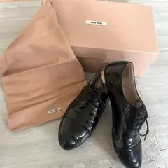 miu miu エナメル レースアップシューズ シルバーブラック　35のサムネイル