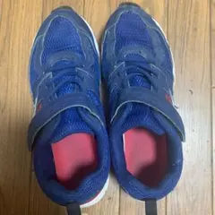 スニーカー