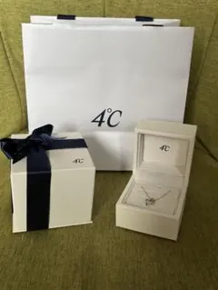 4℃ ネックレス シルバーカラー ストーン付き 箱・紙袋付 - メルカリ