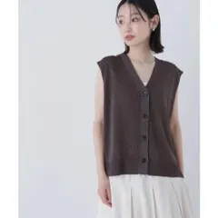 ★タグカット新品未使用★スパークVネックニットベスト ダークブラウンのサムネイル