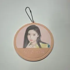 【美品公式】NIZIU RIMA 円形キーホルダー