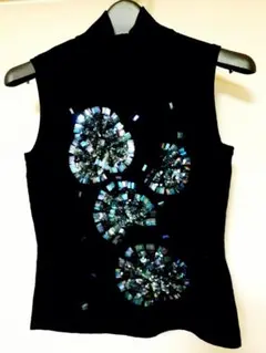 ダンス用ビーズ刺繍ハイネック黒　トップス