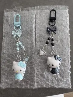 ハローキティ ミニチュアキルト　シークレットチャーム　サンリオ　ブルー　黒