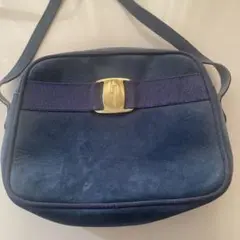 Ferragamo フェラガモ スエードショルダーバッグ ネイビー