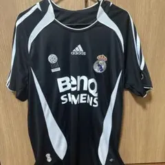 【最安値】Real Madrid Away サッカーユニフォーム 2006.7