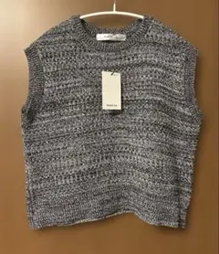 新品未使用品　BLue Strive ラメ入りニットベスト　size M