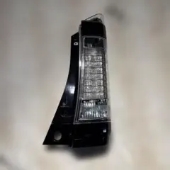 ホンダ　NBOX テールランプ　右のサムネイル