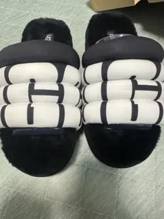 希少 入手困難 UGG マキシスライド ファーサンダル 黒24cm 厚底サンダル