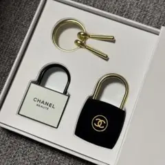 シャネル　ノベルティ　キーホルダー　南京錠　匿名配送　LA COLLECTION