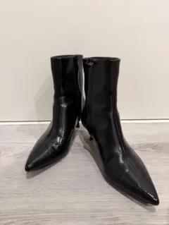 ZARAブラック ポインテッドトゥ ショートブーツ
