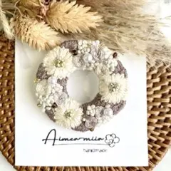 刺繍ブローチ✳︎Flower circle lease graige