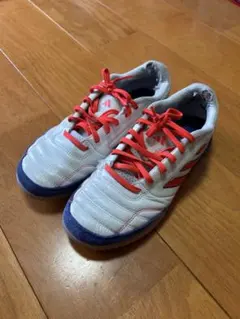 adidas フットサルシューズ ホワイト レッド ブルーのサムネイル