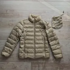 ☆UNIQLO☆ベージュスタンドカラーウルトラライトダウンジャケット☆美品S☆
