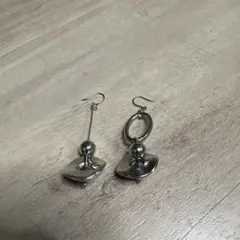 シルバーカラー アシンメトリー ピアス
