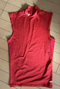 UNDER ARMOUR レッド タートルネック MD