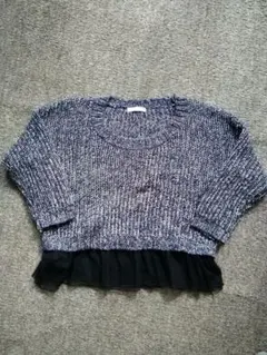 ローリーズファー厶ニット　裾のレースフリルは取り外し可能です。