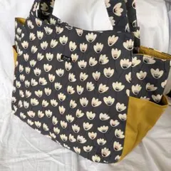 【チューリップバッグ】ハンドメイド　ユースフルバッグ　トートバッグ　花柄　北欧
