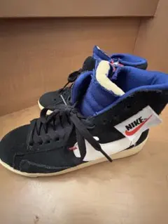 ナイキブレイザーミッド77NIKEWMNSBLAZERMID7727.5㌢ - メルカリ