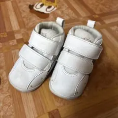 ホワイト 星柄 ベビーシューズ　アシックス