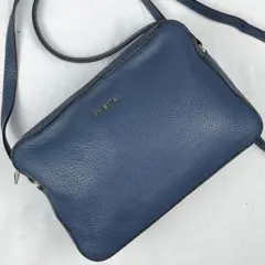 美品 フルラ レザー ショルダーバッグ リリー ロゴ型押し ファスナー ブルー