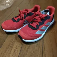 adidas レッド スニーカー　23.5cm