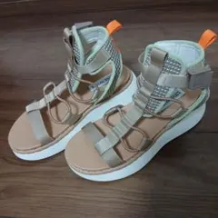 STEVE MADDEN 厚底サンダル ストラップのサムネイル