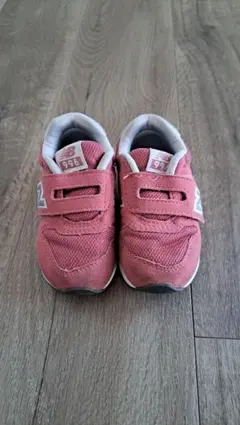 New Balance ピンク スニーカー