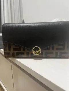 FENDI 長財布 エンボス加工 FFロゴ 正規品 - メルカリ