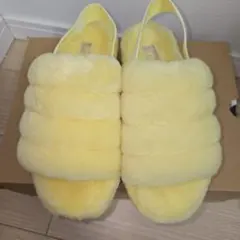 UGG フラッフ イヤー スライド サンダル イエローのサムネイル