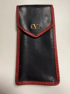 valentino garavani レザー ポーチ 黒 赤のサムネイル