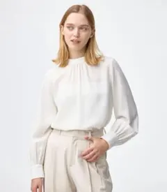 【GU】スタンドカラーブラウス