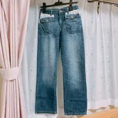 レディース　デニム ジーンズ　フリル　可愛い　オシャレ　着痩せ　若者向け　年中