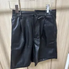 フェイクレザー ショートパンツ