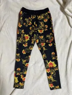 最終値下げ！NIKE フラワー柄　ボタニカル柄　トラックパンツ　サイズM 2025年最新】ナイキ 花柄 パンツの人気アイテム - メルカリ