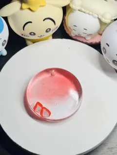 キーホルダー可愛い キーチェーン　レッド 　ドライフラワー　苺　バッグチャーム