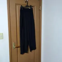 無印良品　タックワイドパンツ