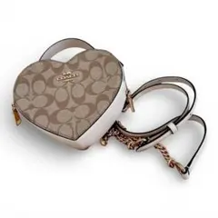 COACH ハート型ショルダーバッグ