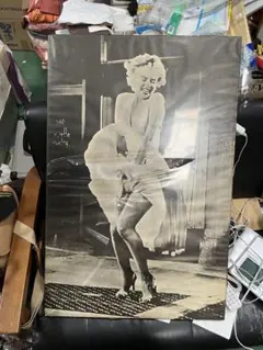 Marilyn Monroe マリリンモンロー パブミラー バーミラー 中古品