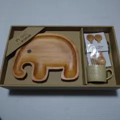 PETITS ET MAMAN 木製食器セット