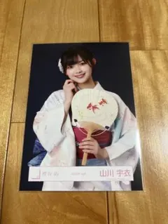 櫻坂46 山川宇衣 生写真 2025年サンタ衣装 ヨリ - メルカリ