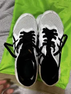 ASICS スパイクシューズ ホワイト・ブラック