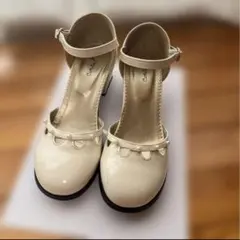 Catherine Cottageアイボリー 中ヒールパンプスのサムネイル