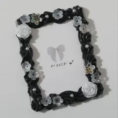 トレカケース　トレカケースデコ　ホイップデコ　B8 黒　花　キーホルダー