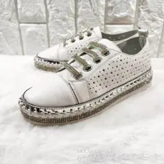 Item thumbnail for item f82d6c74-e43a-4b74-a2de-2c0fd1221de5