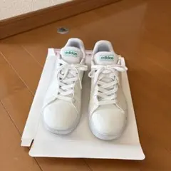 アディダス　アドヴァンコートスニーカー