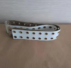 【★中古品300円均一★】訳ありで低価格バックルなし　フェイクレザーベルト　白