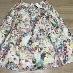 新品未使用タグ付き美品　アーバンリサーチdoors花柄スカート