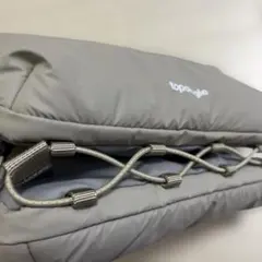 topology ボトルサコッシュ　ベージュ