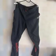 adidas ジャージパンツ 黒 赤アクセント